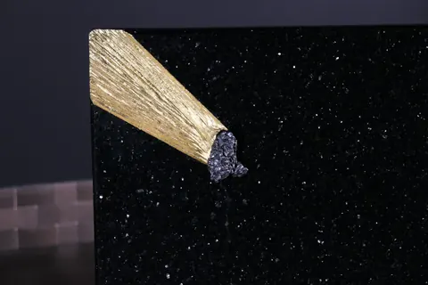 Magnetischer Messerblock von Tycoon Stone Schmidke aus Star Galaxy Gold mit Meteoriten und vergoldeten Meteoritenschweif ultra luxury for sale For Super Rich