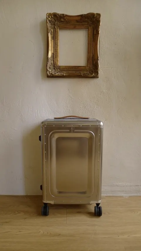 MPM 96Hrs SUITCASE. ENGRAVED. France for sale For Super Rich MPM 96Hrs SUITCASE. ENGRAVED. France for sale For Super Rich