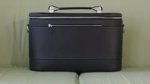 Lungo travel briefcase by Maison Philippe Montagne