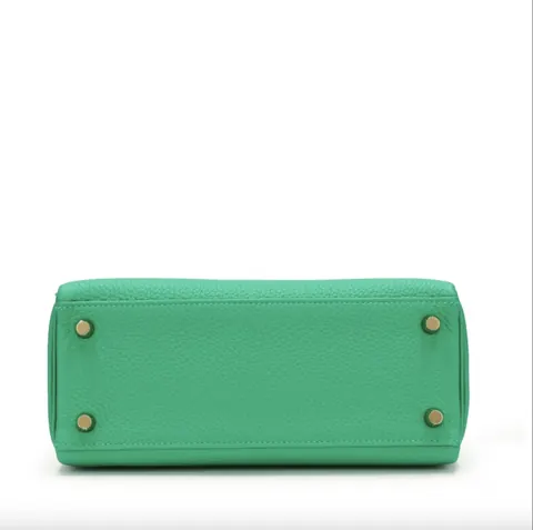 Hermès Kelly 25 Menthe Togo with Gold Hardware Unique for sale For Super Rich
