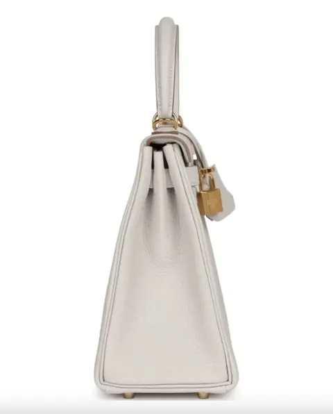 Hermès Kelly 25 Gris Pale Togo with Gold Hardware USA for sale For Super Rich Hermès Kelly 25 Gris Pale Togo with Gold Hardware USA for sale For Super Rich