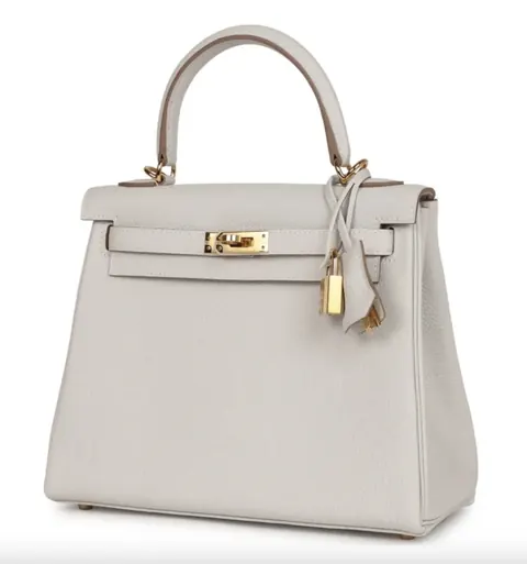 Hermès Kelly 25 Gris Pale Togo with Gold Hardware Luxury for sale For Super Rich Hermès Kelly 25 Gris Pale Togo with Gold Hardware Luxury for sale For Super Rich