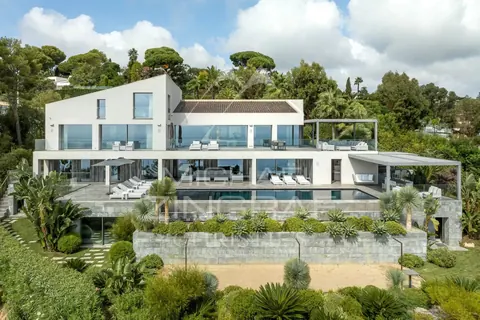 Luxury Villa 180° panoramic sea view Super Cannes, south-facing, 10 bedrooms in Cannes