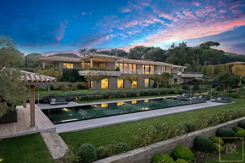 Modern Villa Panoramic View Overlooking Canebiers Bay, petanque court, 19m heated infinity swimming pool, 9 bedrooms in Saint Tropez 181,500 Week rental For Super Rich