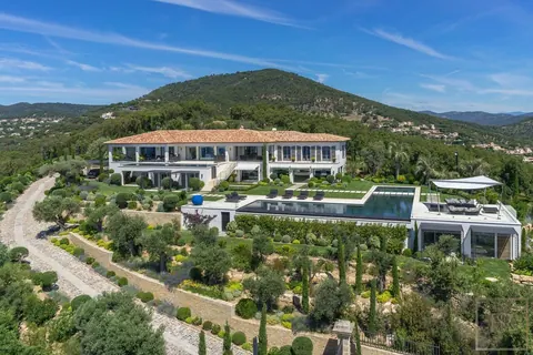 Luxury Villa beautiful view over the Gulf of Saint-Tropez helipad, 6 bedrooms in Grimaud 107,500 Week rental For Super Rich