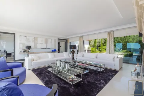Luxury Villa beautiful view over the Gulf of Saint-Tropez helipad, 6 bedrooms in Grimaud Classified ads rental For Super Rich