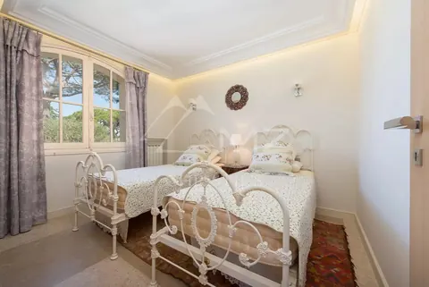 Elegant Villa 14x6m heated swimming pool Tennis court with grass, 4 bedrooms in Cap d'Antibes deal rental For Super Rich