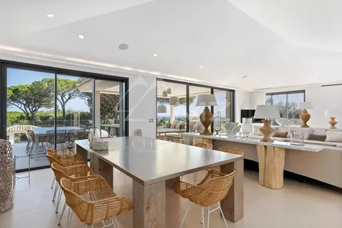 contemporary Villa Exceptional views of Pampelonne bay and vineyards Ideally located, 6 bedrooms in Ramatuelle - French Riviera vacation rental For Super Rich