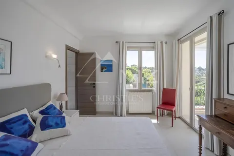 Elegant Villa Sea View Near the beach, 6 bedrooms in Cap d'Antibes Classified ads rental For Super Rich