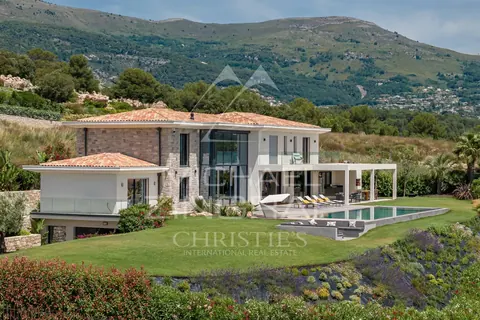 Contemporary Villa  breathtaking sea and hills views 14x4.5m mirror pool, 5 bedrooms in Roquefort Les Pins