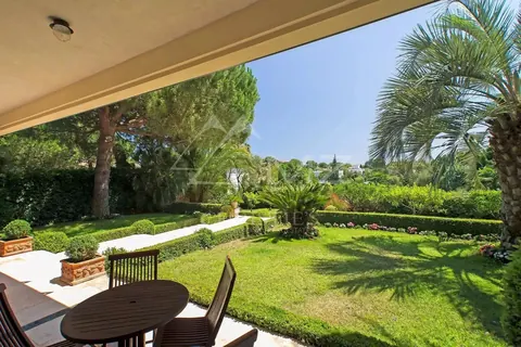 Elegant Villa Landscaped garden swimming pool and pool-house, 6 bedrooms in Cap d'Antibes value rental For Super Rich Elegant Villa Landscaped garden swimming pool and pool-house, 6 bedrooms in Cap d'Antibes value rental For Super Rich