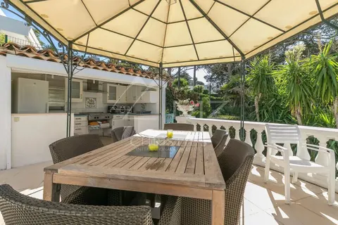 Belle époque Villa Close to town center Swimming pool 8x5m, 5 bedrooms in Cannes - French Riviera vacation rental For Super Rich