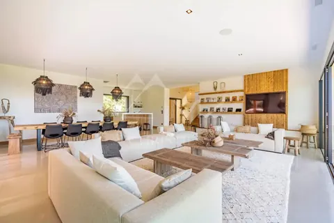 Modern Villa breathtaking sea view and direct access to the coastal path 16m swimming pool, 7 bedrooms in Saint Tropez vacation rental For Super Rich