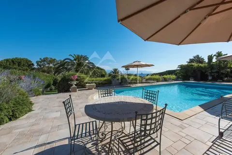 Elegant Villa 14x6m heated swimming pool Tennis court with grass, 4 bedrooms in Cap d'Antibes vacation rental For Super Rich