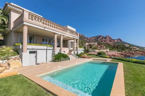 Luxury Villa Waterfront, Cap Roux heated swimming pool and direct access to the sea, 4 bedrooms in Anthéor vacation rental For Super Rich