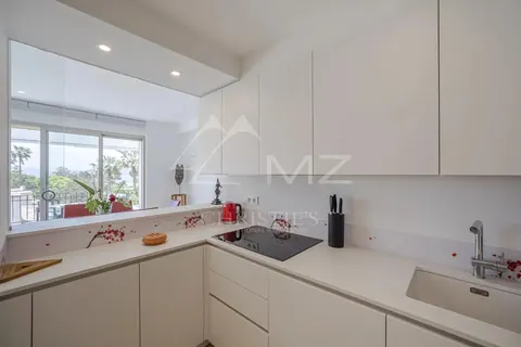 Elegant Villa Sea View Near the beach, 6 bedrooms in Cap d'Antibes property rental For Super Rich