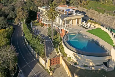 Luxury Villa seaview, nearby the center of Cannes 250 sqm terrace with jacuzzi, 6 bedrooms in Cannes 0 rental For Super Rich