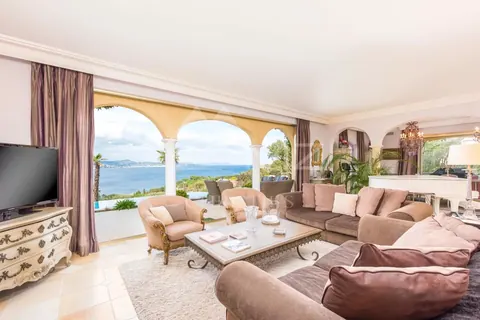 Provençal Villa Panoramic sea view In private and secure domain, 4 bedrooms in Gassin - French Riviera search rental For Super Rich