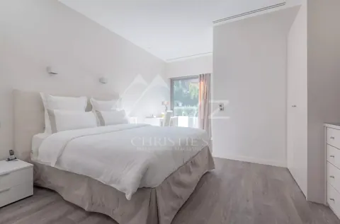 Luxury Villa overlooking the village and harbour pool with sea view, 8 bedrooms in Saint Jean Cap Ferrat available rental For Super Rich