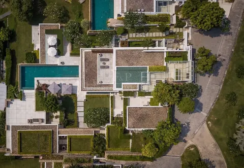 Design Villa SAMUJANA 5-star resort, Tennis court, pool, jacuzzi, 5 bedrooms in Plai Laem, Ko Samui best rental For Super Rich