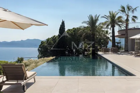 Elegant House Built in 1928 hill of Californie, sea view, 18 bedrooms in Cannes 0 rental For Super Rich