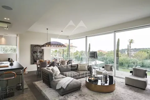 Modern Villa in city center Heated swimming pool 14x5m, 5 bedrooms in Cap d'Antibes search rental For Super Rich