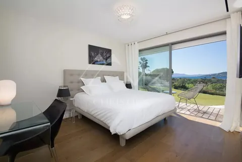 Contemporary Villa Right next to Eden Roc Heated pool with pool house, 7 bedrooms in Cap d'Antibes Classified ads rental For Super Rich