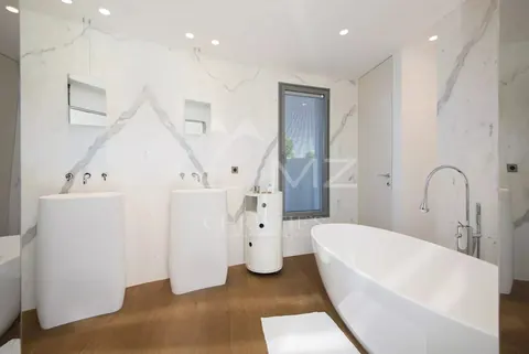 Contemporary Villa Right next to Eden Roc Heated pool with pool house, 7 bedrooms in Cap d'Antibes deal rental For Super Rich