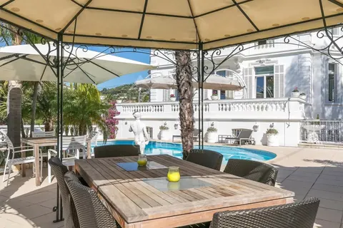 Belle époque Villa Close to town center Swimming pool 8x5m, 5 bedrooms in Cannes - French Riviera search rental For Super Rich