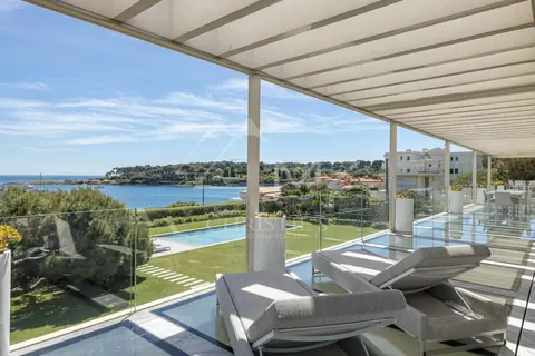 High-end Villa Exceptional Peninsula location idyllic sea view, 6 bedrooms in Cap d'Antibes - French Riviera property rental For Super Rich