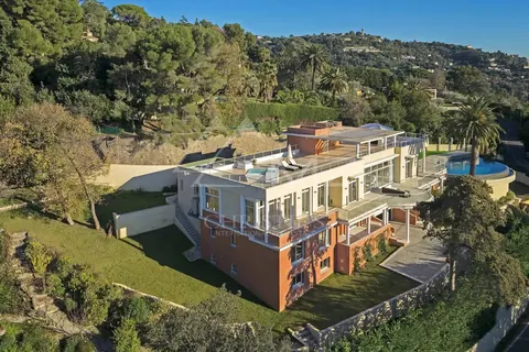 Luxury Villa seaview, nearby the center of Cannes 250 sqm terrace with jacuzzi, 6 bedrooms in Cannes