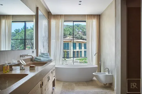 Luxury Villa Panoramic View Park & Sea View, 11 bedrooms in La Croix Valmer French Riviera real estate rental For Super Rich