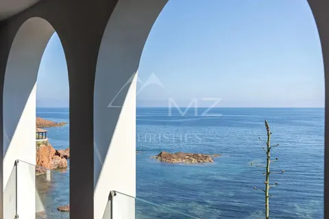 Luxury Villa Cap Roux Waterfront with 2 accesses to the sea between Cannes and Saint Raphaël, 5 bedrooms in Anthéor property rental For Super Rich