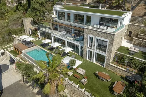 Contemporary Villa Heated swimming pool Land 1800m², 6 bedrooms in Cannes available rental For Super Rich
