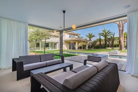 Contemporary Villa minutes town centre and the Salins beach swimming pool, 7 bedrooms in Saint Tropez best rental For Super Rich