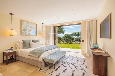 Luxury Villa Sublime sea view 18m infinity pool, 6 bedrooms in Saint Tropez value rental For Super Rich