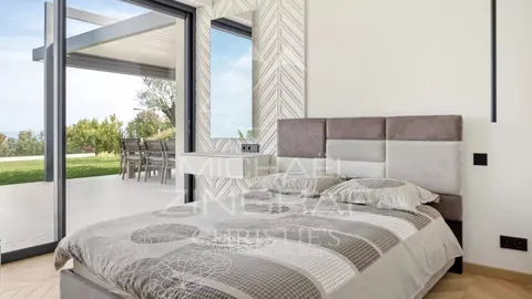 Contemporary Villa Panoramic sea and hills views infinity pool, 5 bedrooms in Chateauneuf Grasse best rental For Super Rich