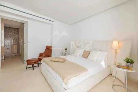 Contemporary Villa Near to Club 55 extremely modern services, 5 bedrooms in Saint Tropez price rental For Super Rich