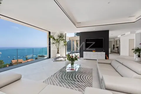 Contemporary Villa overlooking the sea Infinity circle shape Swimming pool, 5 bedrooms in Eze - French Riviera best rental For Super Rich