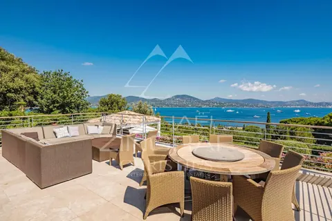 Premium Villa Top of the hill overlooking the bay of Saint-Tropez heated pool, jacuzzi, 6 bedrooms in Gassin available rental For Super Rich