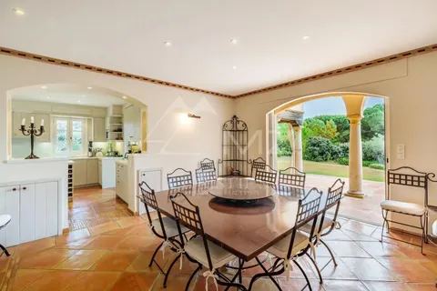 Mediterranean Villa Les Parcs Stunning swimming pool, 7 bedrooms in Saint Tropez search rental For Super Rich
