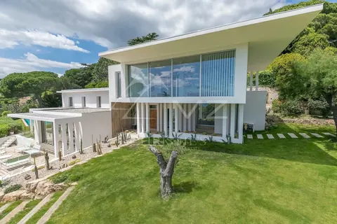 Contemporary Villa Swimming pool 5 minutes from La Croisette, 5 bedrooms in Cannes 0 rental For Super Rich