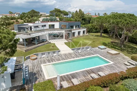 Contemporary Villa Sea View Heated swimming pool, jacuzzi, 5 bedrooms in Vallauris available rental For Super Rich