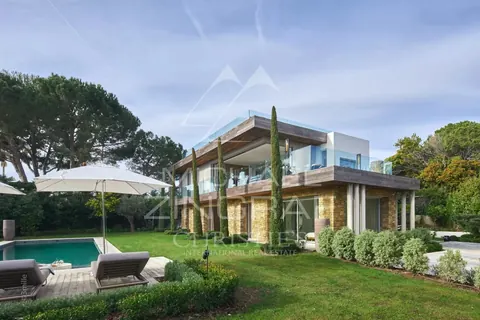 Modern Villa in city center Heated swimming pool 14x5m, 5 bedrooms in Cap d'Antibes vacation rental For Super Rich