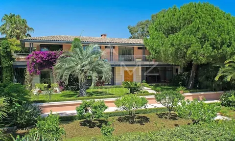 Elegant Villa Landscaped garden swimming pool and pool-house, 6 bedrooms in Cap d'Antibes deal rental For Super Rich Elegant Villa Landscaped garden swimming pool and pool-house, 6 bedrooms in Cap d'Antibes deal rental For Super Rich