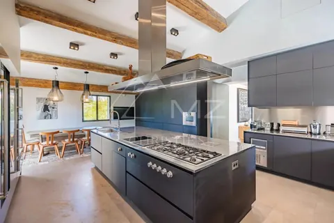 Premium Villa Near Village very large heated swimming pool, 9 bedrooms in Saint Tropez best rental For Super Rich