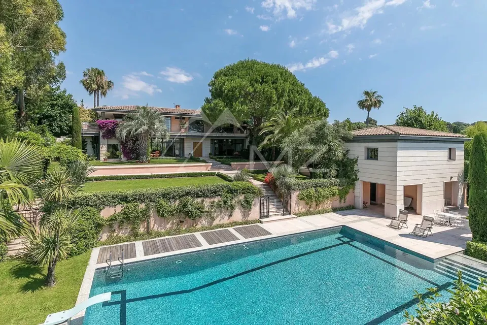 Elegant Villa Landscaped garden swimming pool and pool-house, 6 bedrooms in Cap d'Antibes rental For Super Rich Elegant Villa Landscaped garden swimming pool and pool-house, 6 bedrooms in Cap d'Antibes rental For Super Rich