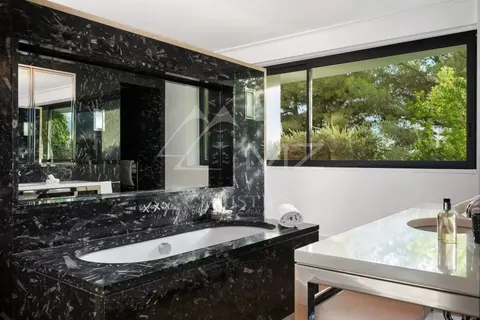 Luxury House Panoramic View hammam, jacuzzi, infinity pool, lift, roof terrace, 5 bedrooms in Saint Jean Cap Ferrat holiday rental For Super Rich