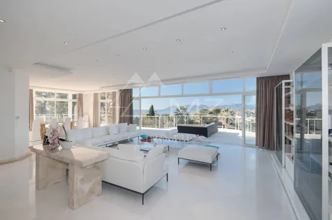 Luxury Villa seaview, nearby the center of Cannes 250 sqm terrace with jacuzzi, 6 bedrooms in Cannes deal rental For Super Rich