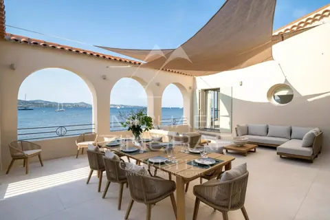 Elegant Villa Waterfront with private beach breathtaking views over the Gulf of Saint-Tropez, 6 bedrooms in Gassin search rental For Super Rich